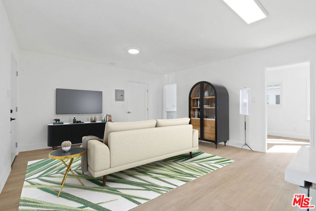 318 Columbia Avenue, Los Angeles CA: https://media.crmls.org/mediaz/1cf61db8-53e9-4a46-abea-f9e22d969080.jpg