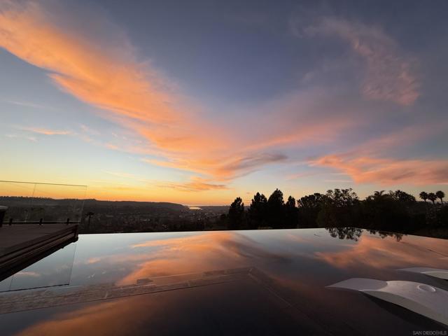 3240 Piragua St, Carlsbad CA: https://media.crmls.org/mediaz/1cf63083-de2b-4465-9cf4-f7a313a07927.jpg