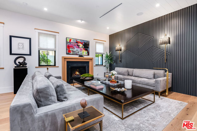 4365 Kraft Avenue, Studio City CA: https://media.crmls.org/mediaz/1cf65a12-135a-442a-8fe3-e0ae94d387f6.jpg