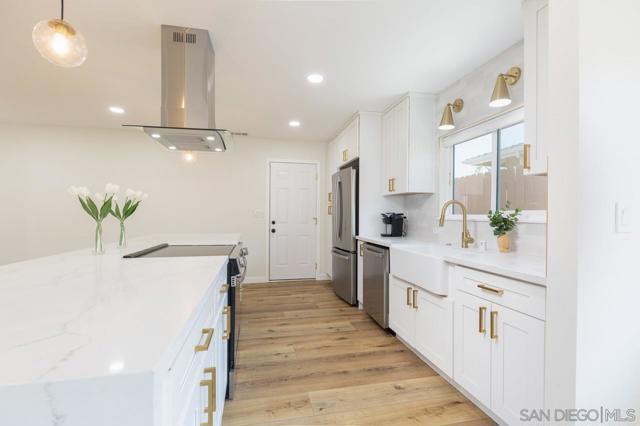 12365 Horado Rd, San Diego CA: https://media.crmls.org/mediaz/1cf672d0-4b4a-4026-99cc-2ad3c38e0926.jpg