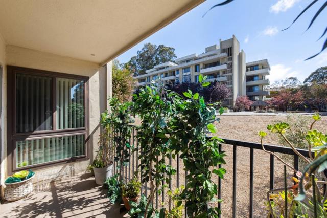 1550 Frontera Way, Millbrae CA: https://media.crmls.org/mediaz/1cf7a39e-7aa8-4959-98ef-abf9274dfb1c.jpg