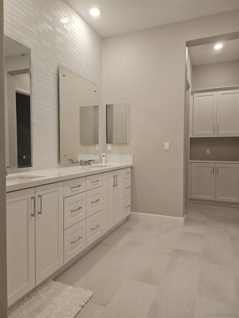 16231 Sunny Summit Dr, San Diego CA: https://media.crmls.org/mediaz/1cf9634e-faac-4585-ab08-65716027f5dc.jpg