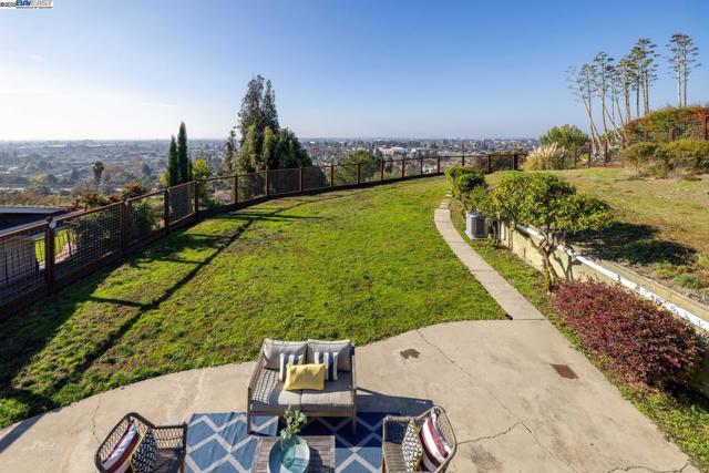 2567 Humboldt, San Leandro CA: https://media.crmls.org/mediaz/1cfa3662-2565-46d4-a938-057898e43c22.jpg