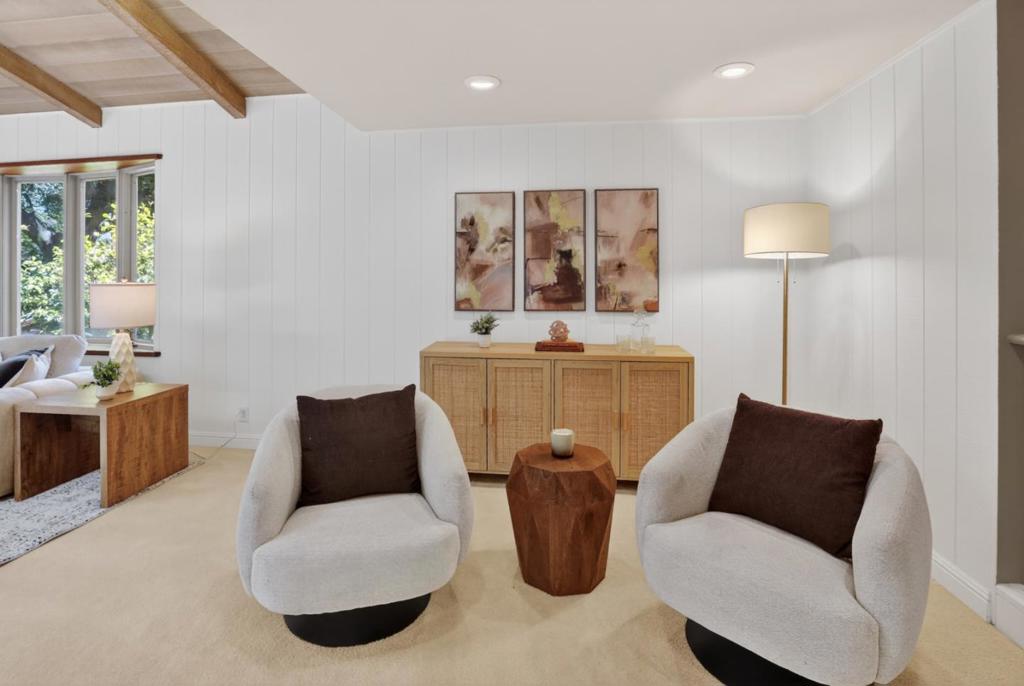 https://media.crmls.org/mediaz/1cfa3c98-884a-4712-bd36-1c7eac6548c0.jpg?preset=X-Large