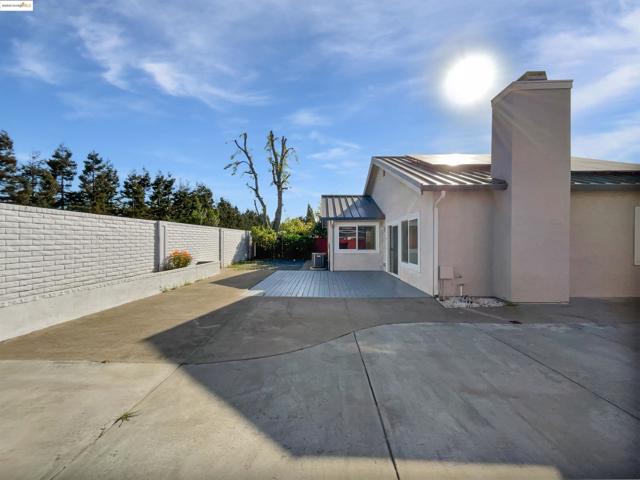 2579 Bishop Ave, Fremont CA: https://media.crmls.org/mediaz/1cfcc1a9-a6b0-4345-b8d1-a98bb9b42864.jpg