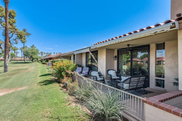 84 La Ronda Drive, Rancho Mirage CA: https://media.crmls.org/mediaz/1cfd1179-f439-4600-a40b-8b8a6499571b.jpg
