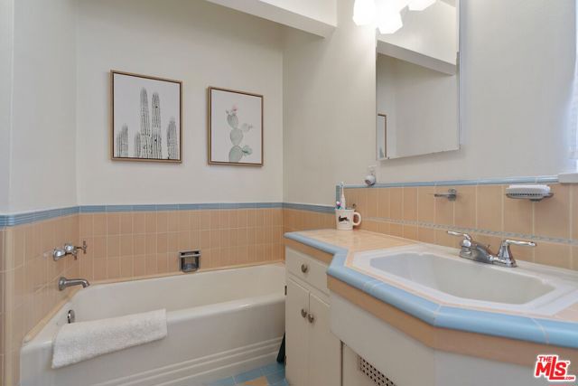 4224 Alcove Avenue photo 16
