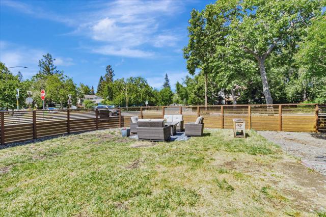 2698 Goodwin Avenue, Redwood City CA: https://media.crmls.org/mediaz/1cfe2931-e068-42da-9fa6-597e5c769031.jpg