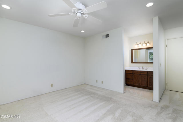 2202 Park Place, Thousand Oaks CA: https://media.crmls.org/mediaz/1cfe47f6-3a06-42c9-8732-f600986fa5bc.jpg