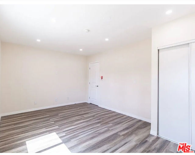 11629 1/2 Gateway Boulevard, West Los Angeles CA: https://media.crmls.org/mediaz/1cfe8a75-74da-4a03-aa5d-bc636cb99c40.jpg