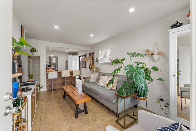 3317 19 Jemez Dr, San Diego CA: https://media.crmls.org/mediaz/1cff0631-c694-43a1-8c44-fbc99849b612.jpg
