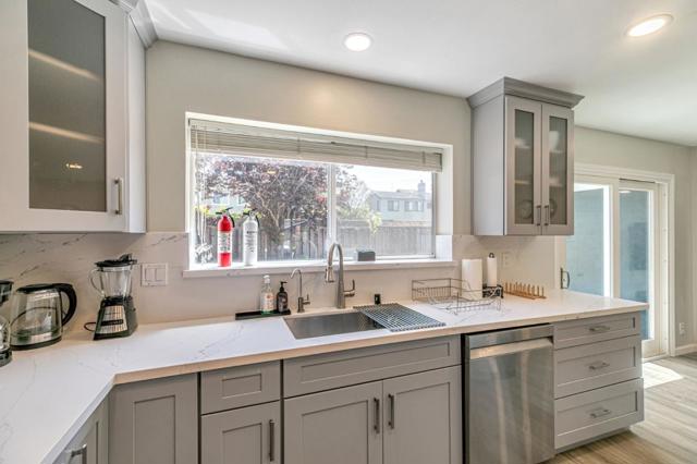 2739 Saint Giles Lane, Mountain View CA: https://media.crmls.org/mediaz/1cff0fa0-4764-40fa-9363-b7b040aed857.jpg