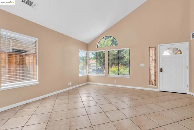 4820 RIDGEVIEW DRIVE, Antioch CA: https://media.crmls.org/mediaz/1cff500f-dd91-4128-94e1-63d4154c39ff.jpg