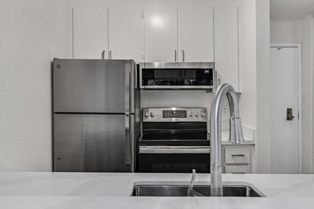 6109 Shelter Creek Lane, San Bruno CA: https://media.crmls.org/mediaz/1cffaa73-8e60-48ad-b623-752fb6c6b77f.jpg