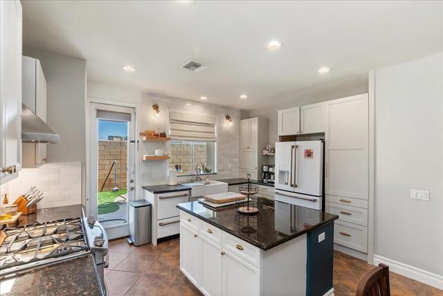 12-Kitchen