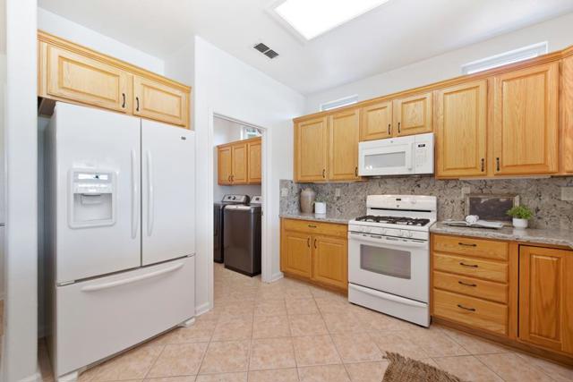 1817 Barn Valley Lane, Lincoln CA: https://media.crmls.org/mediaz/1d000911-8082-4b2a-af9c-6a64e7ecf409.jpg