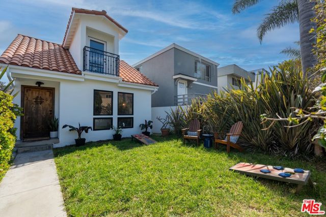 666 Marr Street, Venice CA: https://media.crmls.org/mediaz/1d007ff9-aa16-4929-a7d5-f56f9845e0bd.jpg