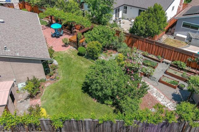 6701 Taffy Ct, Pleasanton CA: https://media.crmls.org/mediaz/1d01bee7-f5db-42ec-bd22-11709fc21974.jpg
