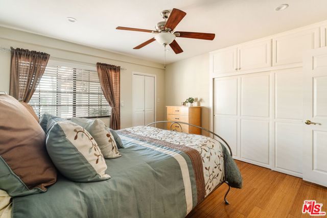 4837 Round Top Drive, Los Angeles CA: https://media.crmls.org/mediaz/1d02bfe5-c9a1-46b0-81e1-a326f41f9068.jpg