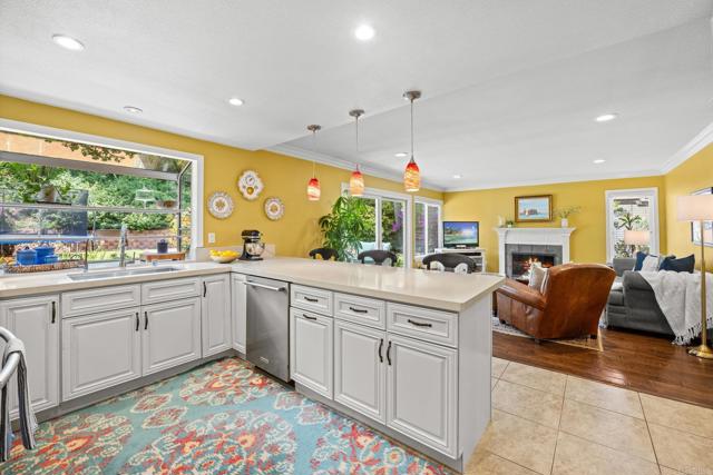2702 Jacaranda Avenue, Carlsbad CA: https://media.crmls.org/mediaz/1d02c581-3d6b-4136-aea7-5b656008dfcf.jpg