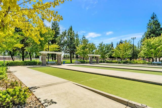 2491 Redbud Way, Manteca CA: https://media.crmls.org/mediaz/1d02f1ec-cb57-4e25-a6c3-4506af477fd9.jpg