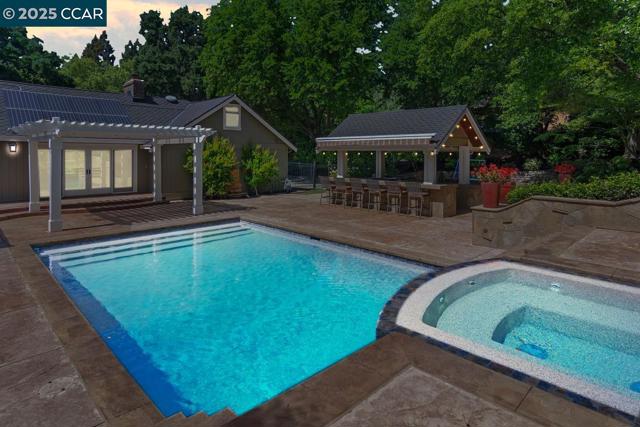2140 Hidden Oak Dr, Danville CA: https://media.crmls.org/mediaz/1d03a606-7651-4e8c-8fee-385cbb5c8b72.jpg