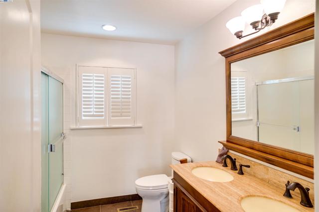Image 5 of 11 For 750 Mirador Ct