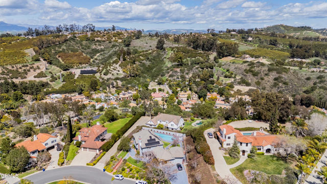 6065 Cielo Vista Court, Camarillo CA: https://media.crmls.org/mediaz/1d03dad8-3737-4f61-8d37-926d70fa67ba.jpg