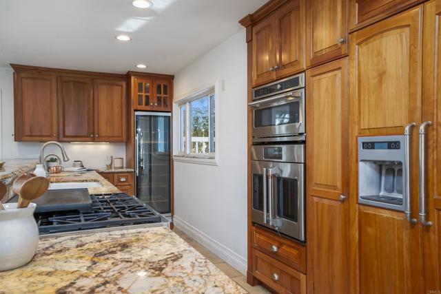 Detail Gallery Image 23 of 59 For 5861 College Ave, San Diego,  CA 92120 - 3 Beds | 2 Baths