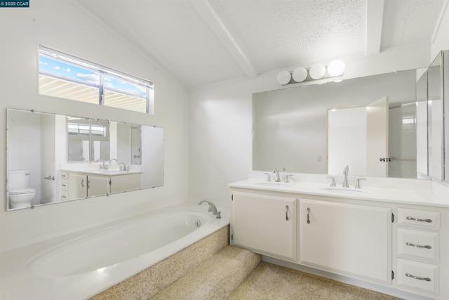 1201 Monument Blvd, Concord CA: https://media.crmls.org/mediaz/1d04ffea-3f2e-418c-be7c-f1fa1bc05f70.jpg