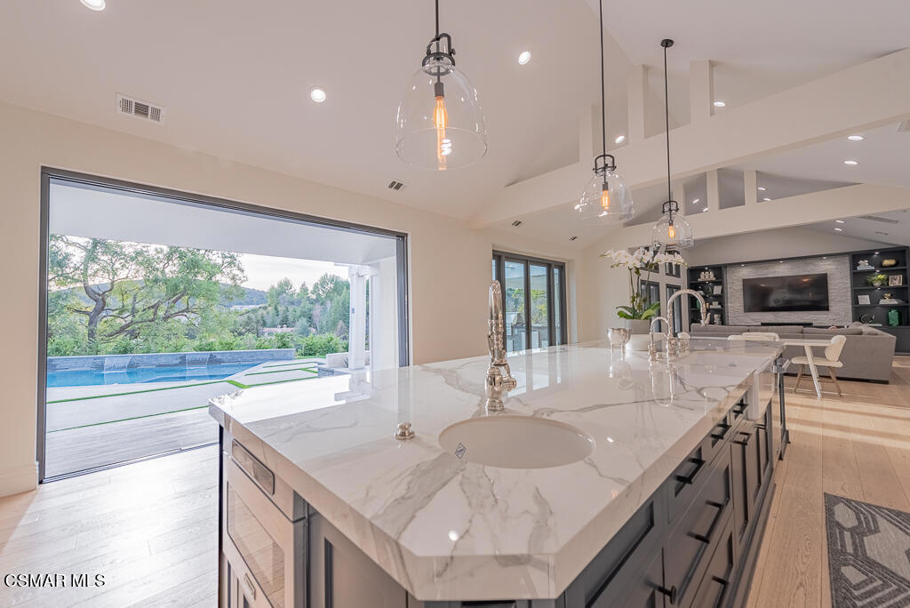 1000 Lakeview Canyon Road, Westlake Village, CA 91362