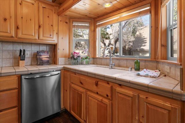 1351 Balsam Drive, Big Bear CA: https://media.crmls.org/mediaz/1d05786d-4570-49ff-b5db-bc7a37b05ee5.jpg