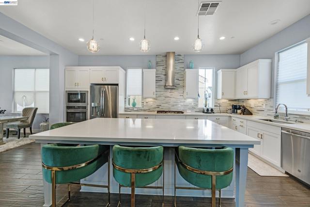 Image 11 of 41 For 7228 Carneros Ln