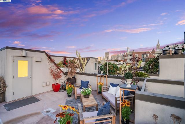 156 Lombard St, San Francisco CA: https://media.crmls.org/mediaz/1d069152-8016-47a9-b231-be03b08ff2d7.jpg