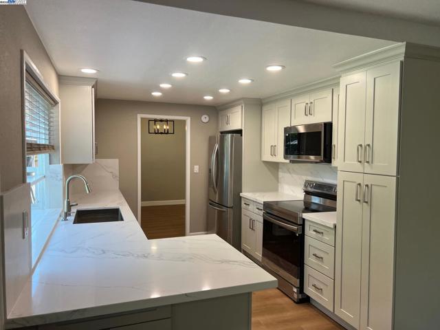4919 Mohr Ave, Pleasanton CA: https://media.crmls.org/mediaz/1d0862ad-b677-4c90-97bf-fd27394b516e.jpg
