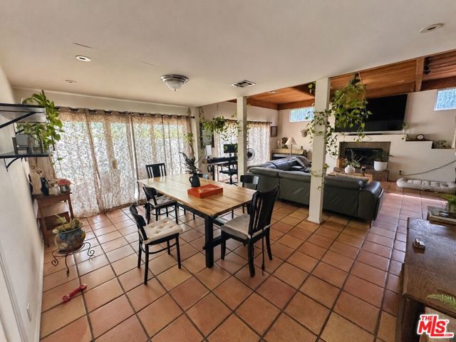 10400 Canby Avenue photo 6