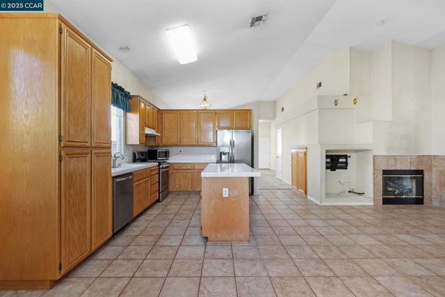 109 Greenmeadow Cir, Pittsburg CA: https://media.crmls.org/mediaz/1d08aaea-a57d-4a01-b817-6253a853475a.jpg