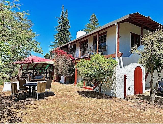 1881 Drake Drive, Oakland CA: https://media.crmls.org/mediaz/1d08ae6a-d745-48ce-a62a-c23b79f37921.jpg