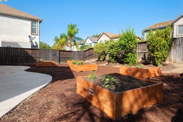 181 Maidenhair St, Pittsburg CA: https://media.crmls.org/mediaz/1d0a5207-6c85-45fd-ab8b-c5e90258b3a6.jpg