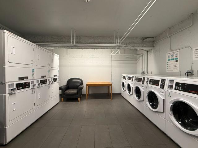 4096 17th Street, San Francisco CA: https://media.crmls.org/mediaz/1d0af2df-743e-4f48-ab42-f2c3885bbb38.jpg