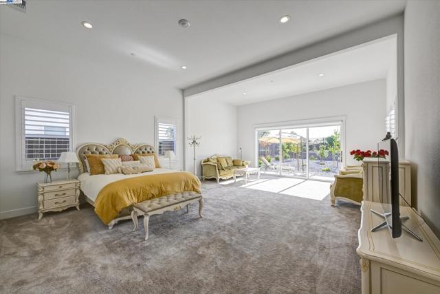 4072 Whitney Vista Ln, Rocklin CA: https://media.crmls.org/mediaz/1d0b27de-f20d-41a8-bb7e-5ed7d597f017.jpg