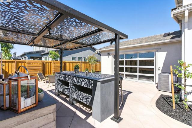 1685 Arione Street, Brentwood CA: https://media.crmls.org/mediaz/1d0b3cf5-9f5b-4a51-8c76-715c4374ee72.jpg