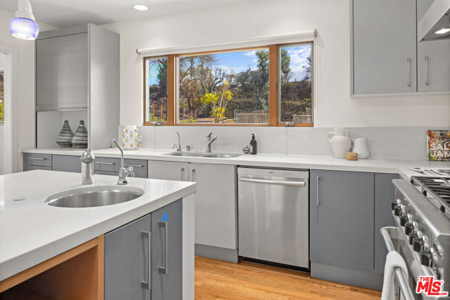 Drew Fenton | 707 Jacon Way Pacific Palisades CA | MLS: 7469273 Drew Fenton | 707 Jacon Way Pacific Palisades CA | MLS: 7469273