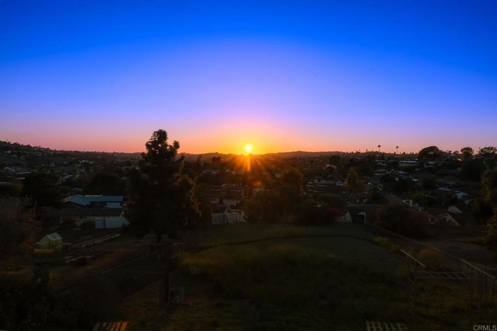 https://media.crmls.org/mediaz/1d0bbe35-d7fd-4eae-a6fe-e763ce6baefb.jpg?preset=X-Large