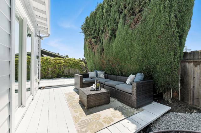 6 Clinton Court, Redwood City CA: https://media.crmls.org/mediaz/1d0bfdb0-dbba-412a-92b6-dfd781589979.jpg