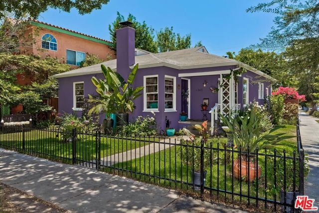 4365 Elenda Street photo 1