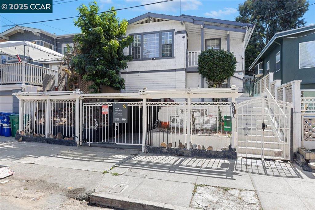 3220 Champion St
