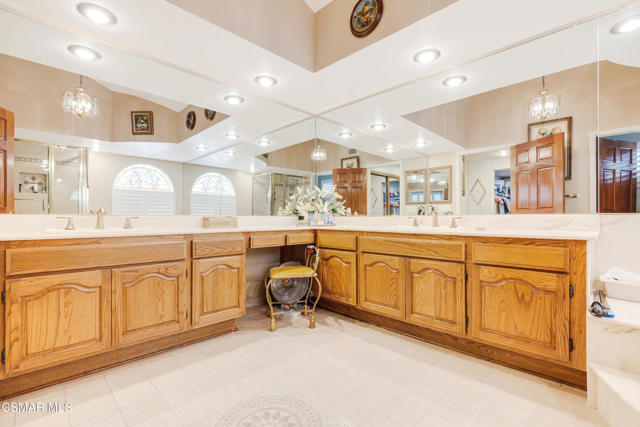 18128 Sandringham Court, Porter Ranch CA: https://media.crmls.org/mediaz/1d0cb491-9264-4ead-a33f-74ba46d202bc.jpg