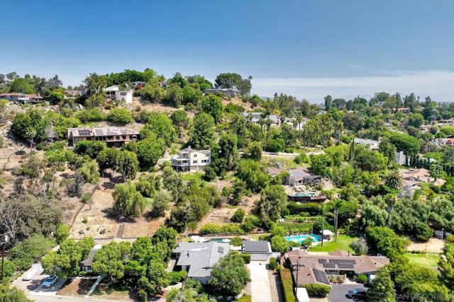 11668 Altoona Dr, El Cajon CA: https://media.crmls.org/mediaz/1d0ce17f-8b64-433c-84bb-2a79b8199e4c.jpg