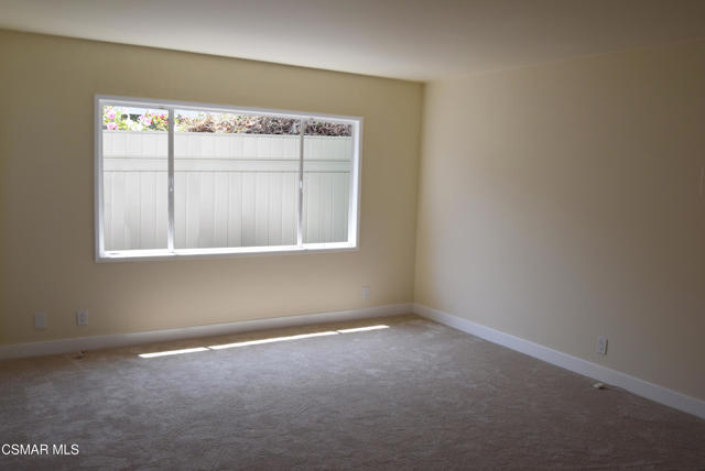 3315 S Bentley Avenue, Los Angeles CA: https://media.crmls.org/mediaz/1d0d41da-32c0-4c22-a60d-906dcf336469.jpg
